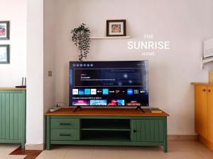 The Sunrise Home Sea views and terrace house with barbecue