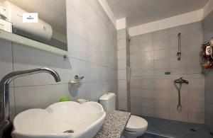 Двустаен апартамент с морска панорама в Blue Bay Palace