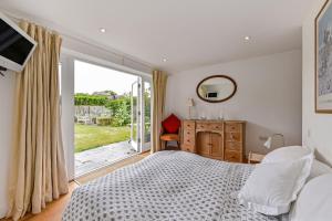 5 Coastguard Cottage and Wash House, West Wittering