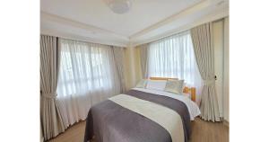 The Lantern Gardens - Oloirien