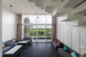 Crystal Blue Villa by StayJadePrivatePoolVegFood