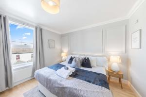 Modern King Bed WiFi Kitchen Perfect for Long Stay