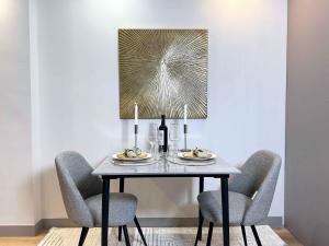 Champs-Elysées - Prestige apartment with lift avenue Matignon