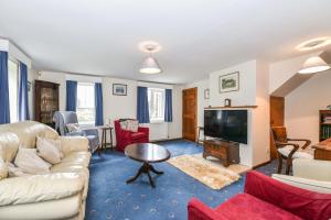 Aura Favoni, West Wittering