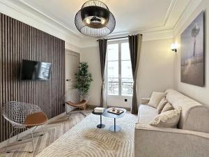 Eiffel Tower - Prestige apartment with views