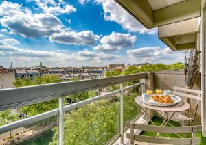 Beautiful Panoramic Terraced Studio in Paris