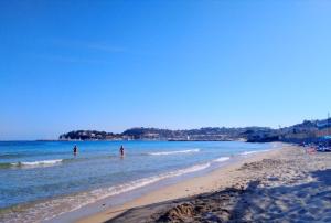 Gîte Strelizia (à 100m de la plage)