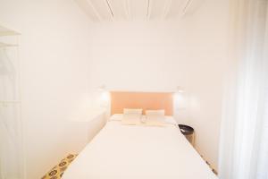 Liceo Casco Antiguo by Expoholidays