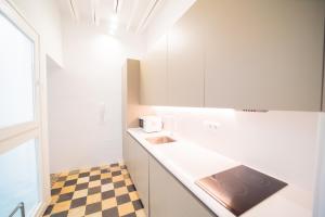 Liceo Casco Antiguo by Expoholidays