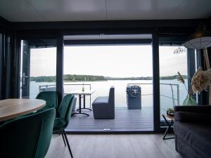 Houseboat Mookerplas met Hottub