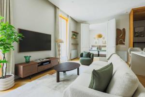 Apt 2BDR-4P - Arc de Triomphe-Champs-Elysees - 4-Sterne-Hotels in Paris