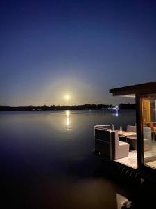 Houseboat Mookerplas met Hottub