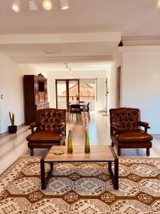 4 ambientes a 3 cuadras de la playa con parrilla y cochera - Totalmente renovado!!