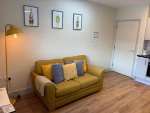 Hereford City Centre - Apartment 3, Isabella House - Modern Apartment In The Heart of The City - Sleeps 2 Guests - Hosted by RENTMYHOUSE