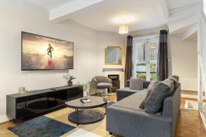 Victoria House - The Duke Collection