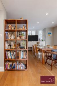 Wimbledon Village 4 Beds parking