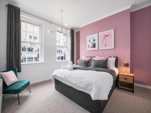 Pass the Keys Stylish apartment in the heart of Bath