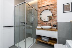 Residence Chwaliszewo Elegant Apartment with Balcony in Poznań by Noclegi Renters