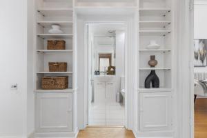 The Rosewood Retreat - The Duke Collection