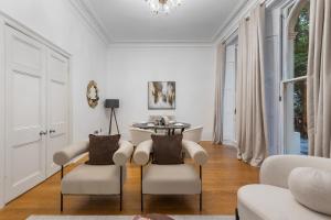 The Rosewood Retreat - The Duke Collection