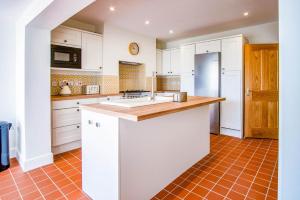 Woodville Road - 2 Bedroom House - Mumbles