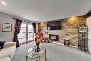 Stylish York flat with private parking
