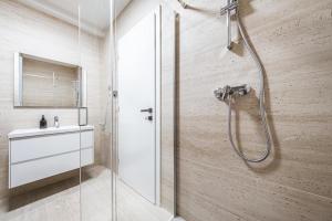 Flex SelfCheckIns 185 - 2 Bedrooms - Parking - Balcony