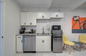 Charming Houston Getaway 2BD 1BA & Yard