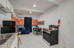 Charming Houston Getaway 2BD 1BA & Yard