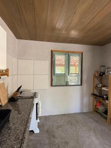 Suite Sol - Quarto e Banheiro com Ar Condicionado