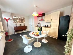 Studio 50m from the Citadel