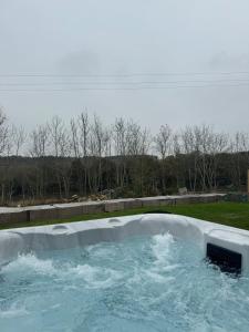 Threshing Barn- Modern 5 Bed, 10 person, Barn Conversion in a Rural Location with Great Access