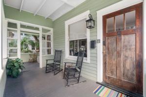 Old City Charm l Historic l Walk to St George