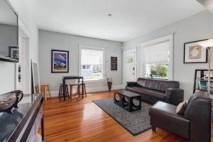 Old City Charm l Historic l Walk to St George