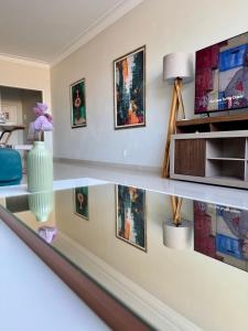 Apartamento Elegante de Frente para o Mar em Copacabana