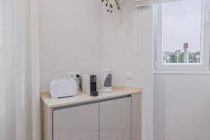 Modern 2BR Apt with Patio and AC