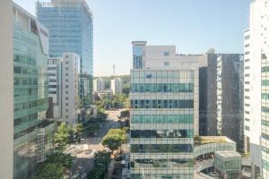 Blueground Sangam city view nr World Cup Park SEL-48