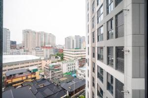 Blueground Sinseol city view nr Cheonggyecheon SEL-51