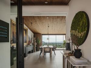 Skyeview - Award-winning Mountaintop Oasis