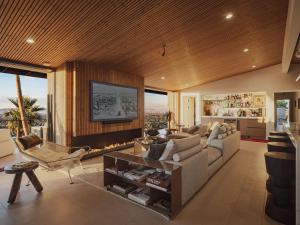 Skyeview - Award-winning Mountaintop Oasis