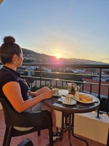 Sea & Mountain view T2 with balcony - Panoramic Attic by Sabugo House