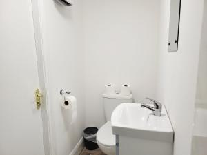 Loft Style-1Br-WalkinShower-WiFi-Central Cork