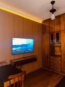 EXCELENTE AP QUARTO E SALA aceito 5 PESSOAS POSTO 6 COPA AO LADO DA DELEGACIA 13 DP