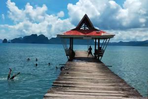 Villa with a pool and sea view in Nido, Philippines