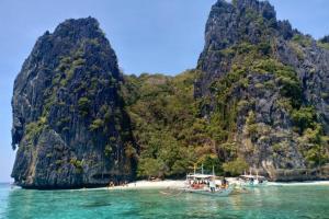 Villa with a pool and sea view in Nido, Philippines