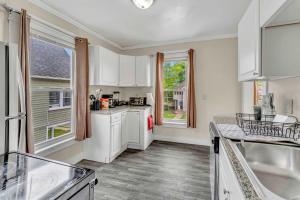 2nd Base Apt 2Star Baseball Rentals