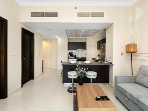 Modern 1BR Apt With Access to Jacuzzi, Sauna & Pool