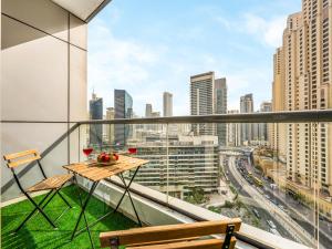 Modern 1BR Apt With Access to Jacuzzi, Sauna & Pool