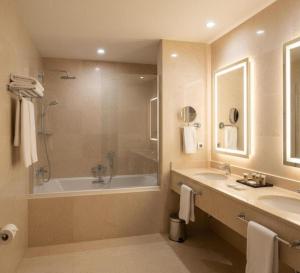 Grand Mirage Hotel & Spa