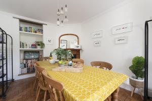 Trevethen Cottage - Free Parking and WiFi - Close to Beach - Pets Welcome